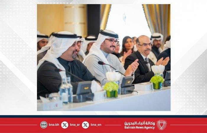 أخبار البحرين | لدى حضور سموه المرحلة النهائية من مسابقة "فكرة".. سمو وزير ديوان رئيس مجلس الوزراء يؤكد أهمية ترسيخ الإبداع والابتكار في العمل الحكومي بما يسهم في تطوير مسارات التنمية وتعزيز جودة وكفاءة الخدمات الحكومية | عيون الجزيرة