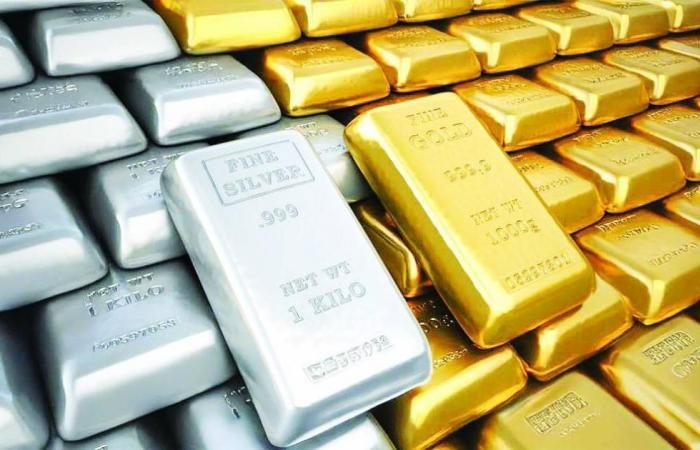 الذهـــب يرتفع 7% ويسجل 4990 دولاراً للأونصة