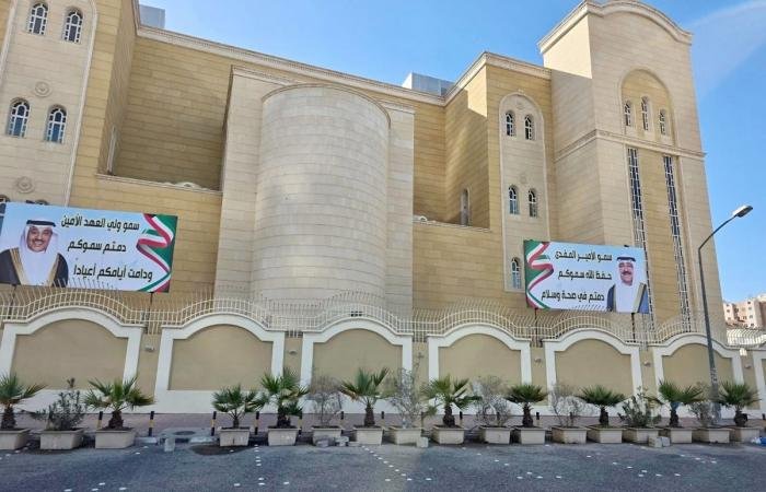 أخبار الكويت | الكنيسة المصرية تتزين بعلم الكويت وصور القيادة احتفالاً بالأعياد الوطنية | عيون الجزيرة الكويت