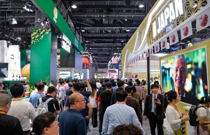 زخم قوي لقطاع الخدمات في آسيا مع مطلع 2026