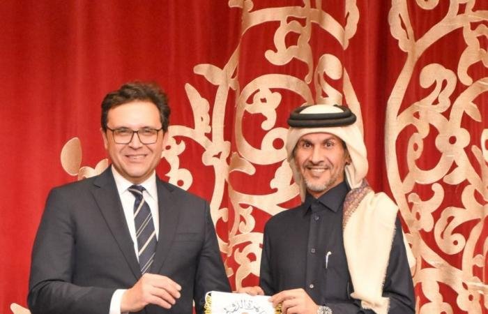 أخبار قطر | وسط إشادة واسعة بالدور الثقافي للدوحة .. قطر تتسلم شارة ضيف شرف معرض القاهرة الدولي للكتاب في دورته الـ 58 | عيون الجزيرة قطر