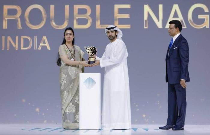 الامارات الان | حمدان بن محمد: المُعلِّم مُلهِم لطلابه وموجِّه يفتح آفاق الأمل | عيون الجزيرة الامارات