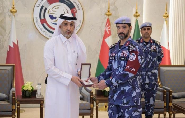 أخبار قطر | وزير الدولة للشؤون الداخلية يكرم رؤساء اللجان العليا للتمرين التعبوي المشترك للأجهزة الأمنية الخليجية | عيون الجزيرة قطر