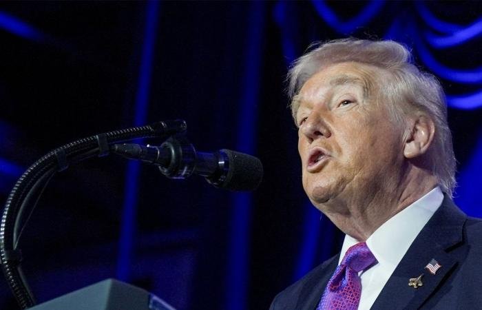 ترامب: الإيرانيون يتفاوضون معنا خشية القيام بعمل عسكري ضدهم | عيون الجزيرة