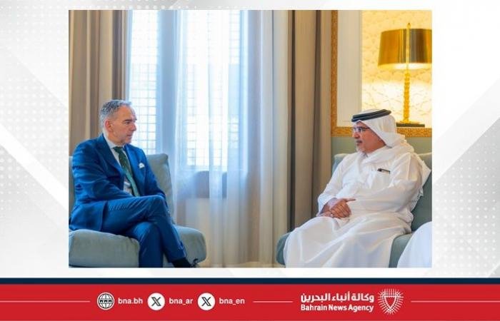 أخبار البحرين | سمو ولي العهد رئيس مجلس الوزراء يستقبل رئيس مجلس الأمناء عضو المجلس الاستشاري للمعهد الدولي للدراسات الاستراتيجية | عيون الجزيرة