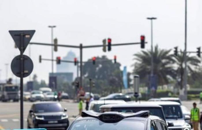 الامارات الان | دبي أول مدينة عربية تعلن التشغيل الرسمي لمركبات الأجرة ذاتية القيادة | عيون الجزيرة الامارات