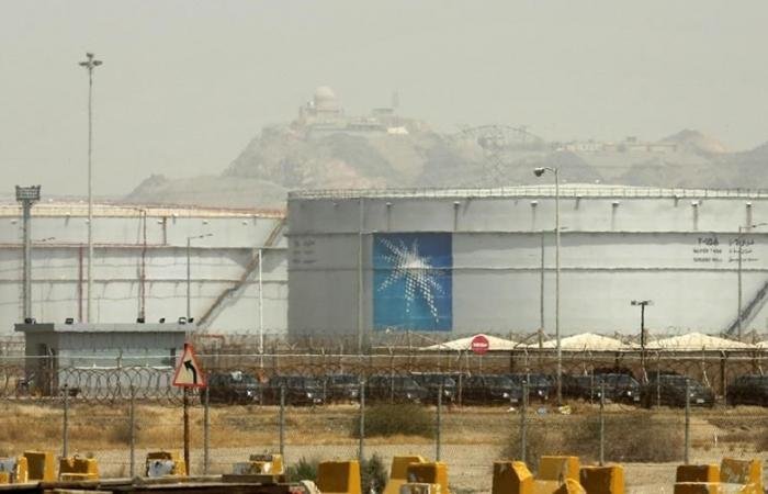 أرامكو تخفض سعر الخام إلى أدنى مستوى في 5 سنوات