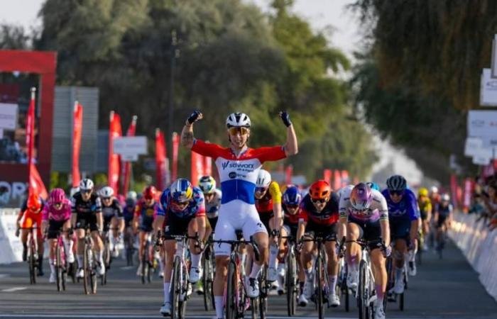 الرياضة الان | الهولندية لورينا بطلة المرحلة الأولى لطواف الإمارات للسيدات | عيون الجزيرة الرياضي