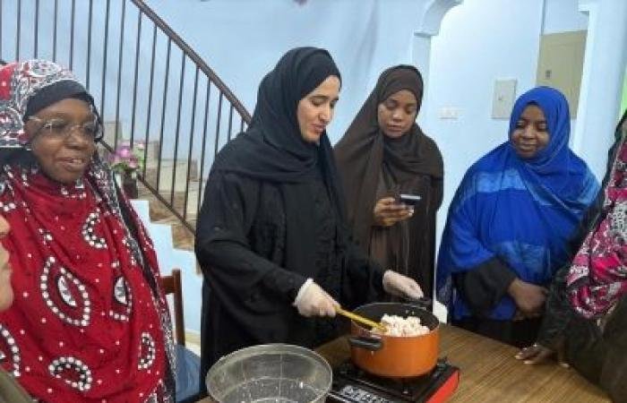 أخبار سلطنة عمان | برنامج تدريبي للنساء الريفيات على تصنيع زيت الطبخ الصحي بشمال الشرقية | عيون الجزيرة الاخبارية عمان
