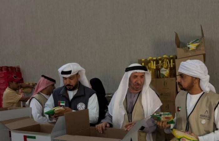 الامارات الان | بدء تجهيز سفينة «أم الإمارات الإنسانية» لدعم الأشقاء في غزة | عيون الجزيرة الامارات