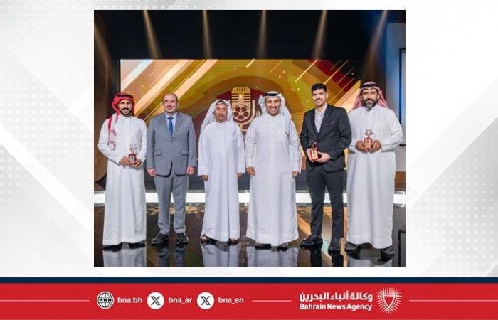 أخبار البحرين | ضمن مبادرات مختبر المبدعين وجائزة المواهب الإعلامية..وزير الإعلام يحضر الحلقة النهائية من مسابقة "نجم التعليق" | عيون الجزيرة
