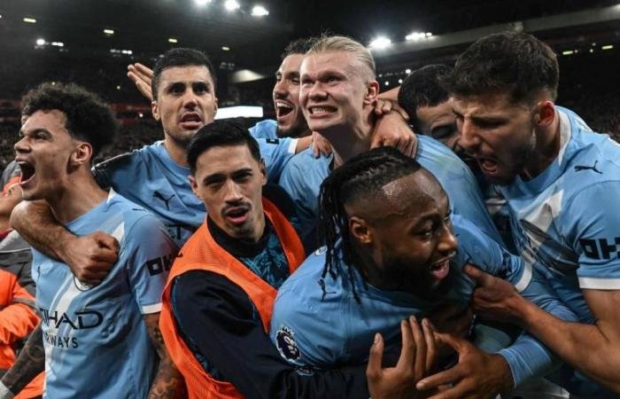 الرياضة الان | لقب «البريميرليغ» مازال ممكناً..نجوم سيتي احتفلوا بجنون في غرفة ملابس الأنفيلد | عيون الجزيرة الرياضي