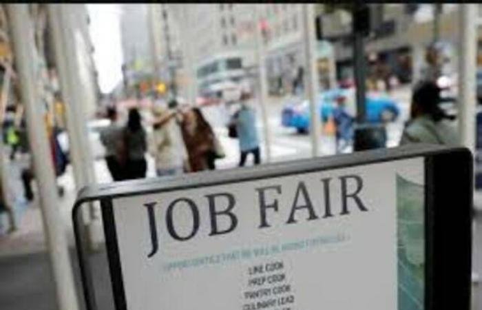 مستشار البيت الأبيض يتوقع تراجع عدد الوظائف الأمريكية