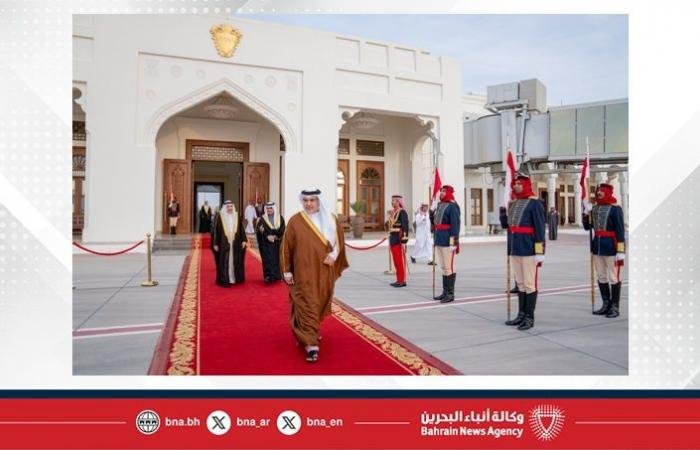 أخبار البحرين | سمو ولي العهد رئيس مجلس الوزراء يغادر أرض الوطن متوجهًا إلى المملكة العربية السعودية في زيارة أخوية | عيون الجزيرة