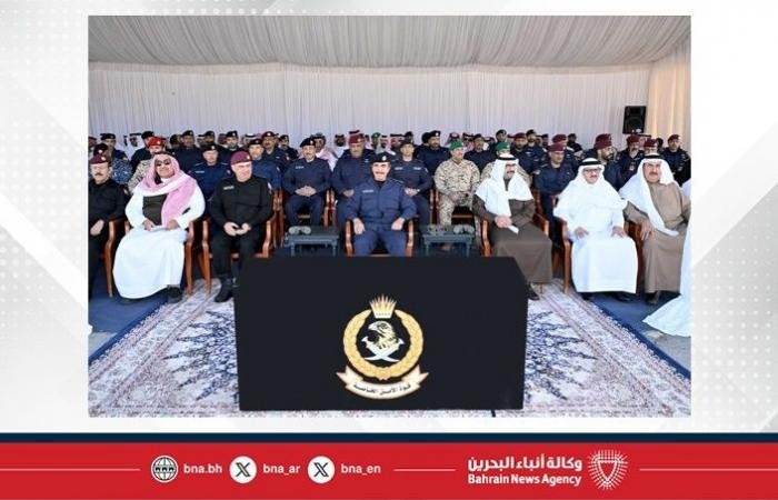 أخبار البحرين | وزير الداخلية يشهد حفـل تخرج دورة الصاعقة التأسيسية وعدد من الدورات التدريبية بقيادة قوة الأمن الخاصة | عيون الجزيرة