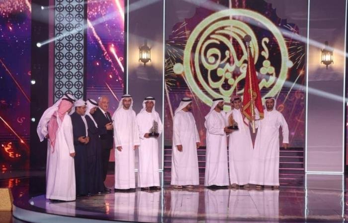 الامارات الان | محمد بن سعود ونهيان بن زايد يتوّجان في أبوظبي الشاعر حسام بن فياح ببيرق «شاعر المليون» | عيون الجزيرة الامارات