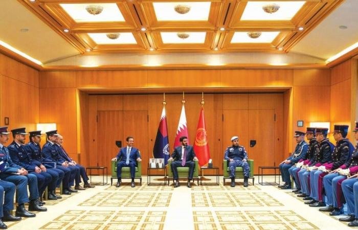 أخبار قطر | وزير الداخلية يلتقي ضباطاً مبتعثين بأكاديمية مودينا العسكرية | عيون الجزيرة قطر