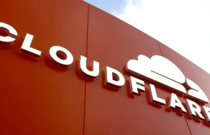 أسهم "كلاود فلير" ترتفع بنسبة 5% مدفوعةً ببرامج الذكاء الاصطناعي