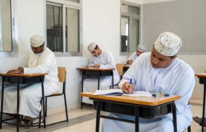 أخبار سلطنة عمان | نتائج الدبلوم العام بين الرضا وخيبة الأمل... وخطط للتعويض في الفصل الثاني | عيون الجزيرة الاخبارية عمان