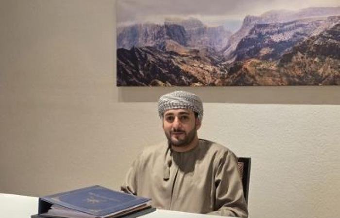 أخبار سلطنة عمان | سُموُّ السّيد نائبُ رئيس الوزراء للشّؤون الاقتصاديّة يترأّس جلسة اللّجنة الماليّة والاقتصاديّة بالجبل الأخضر | عيون الجزيرة الاخبارية عمان