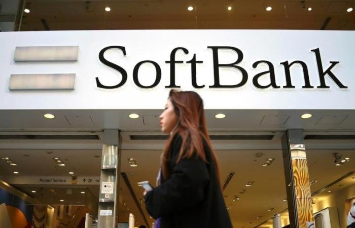 نيكاي الياباني يهبط دون 57300 ​نقطة ⁠بقيادة سوفت بنك