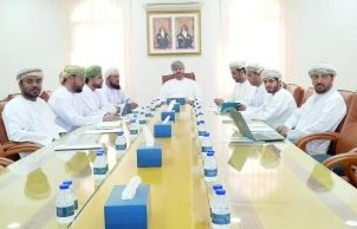 أخبار سلطنة عمان | مناقشة مؤشرات التحصيل الدراسي بجعلان بني بو علي | عيون الجزيرة الاخبارية عمان