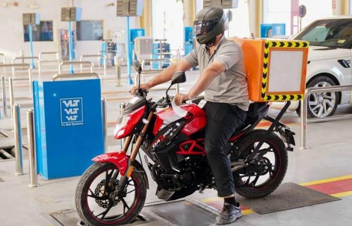 الامارات الان | «طرق دبي» تعتمد معايير فحص لتمديد العمر التشغيلي لدراجات توصيل الطلبات | عيون الجزيرة الامارات