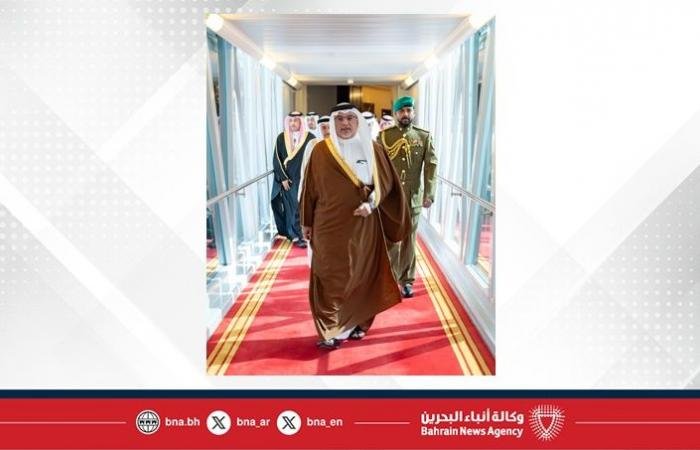 أخبار البحرين | سمو ولي العهد رئيس مجلس الوزراء يغادر أرض الوطن متوجهًا إلى سلطنة عمان في زيارة أخوية | عيون الجزيرة