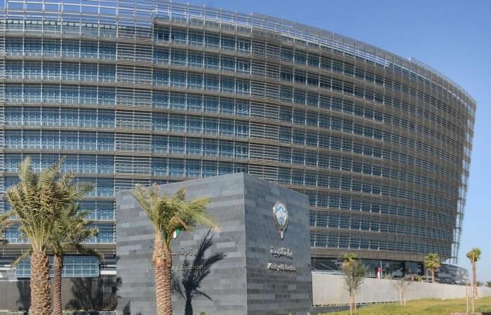 أخبار الكويت | «التربية» تبحث دوام رمضان... والقرار يعمَّم قريباً | عيون الجزيرة الكويت