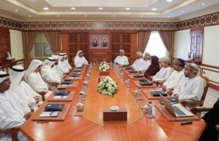 أخبار سلطنة عمان | وفد من حكومة الشارقة يطّلع على منظومة إدارة الانتخابات بوزارة الداخلية | عيون الجزيرة الاخبارية عمان