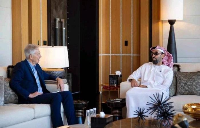 الامارات الان | طحنون بن زايد يبحث مع توني بلير التطورات في التكنولوجيا المتقدمة | عيون الجزيرة الامارات