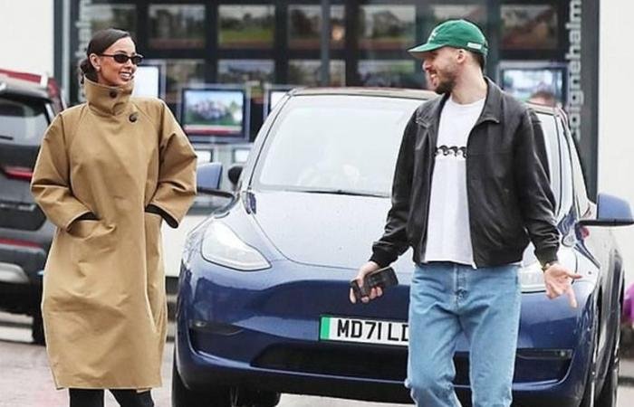 الرياضة الان | روبن دياز سبب بقاء مقدمة «جزيرة الحب» في إنجلترا | عيون الجزيرة الرياضي