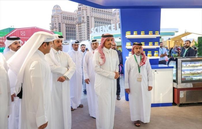 أخبار قطر | رئيس مجلس الوزراء وزير الخارجية يزور معرض قطر الزراعي الدولي "أجريتك 2026" | عيون الجزيرة قطر