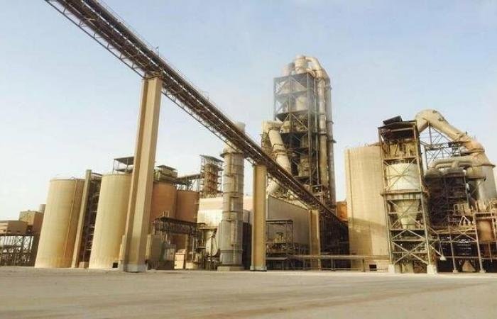 سهم "أسمنت العربية" يتصدر الارتفاعات ويصعد لأعلى مستوياته في 9 أشهر