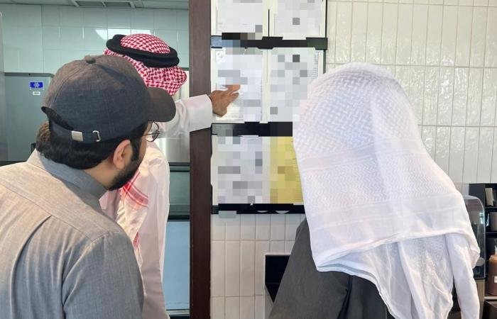 أخبار الكويت | «البلدية»: رصد مخالفات للائحة المحلات والإعلانات واستغلال مساحة في «مبارك الكبير» | عيون الجزيرة الكويت