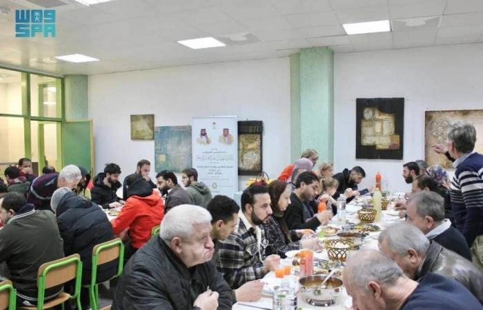 أخبار السعودية | في 120 دولة.. تدشين برامج خادم الحرمين لتفطير الصائمين وتوزيع المصاحف والتمور | عيون الجزيرة السعودية الان