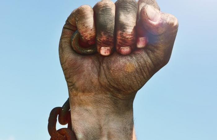 الاتحاد الإفريقي يعتمد قراراً يصنّف الرق والاستعمار جرائم ضد الإنسانية | عيون الجزيرة