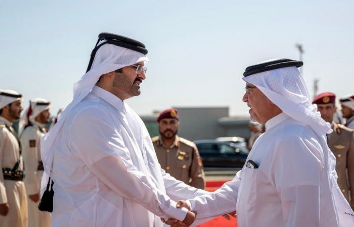 أخبار قطر | سمو نائب الأمير يتقدم مودعي ولي عهد البحرين | عيون الجزيرة قطر