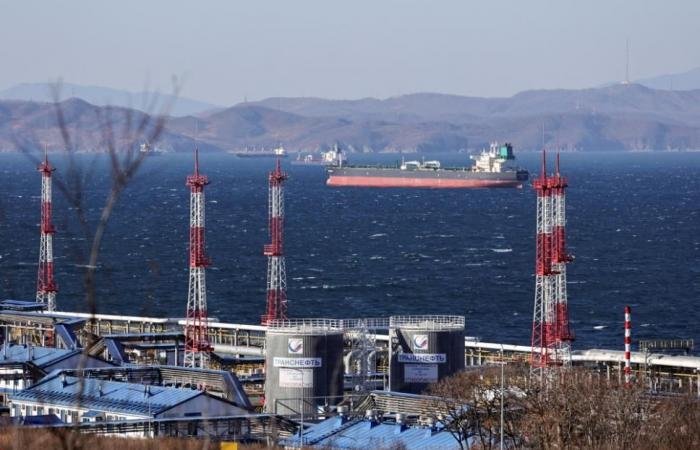 استقرار النفط فوق 68 دولاراً مع تقييم مخاطر الإمدادات