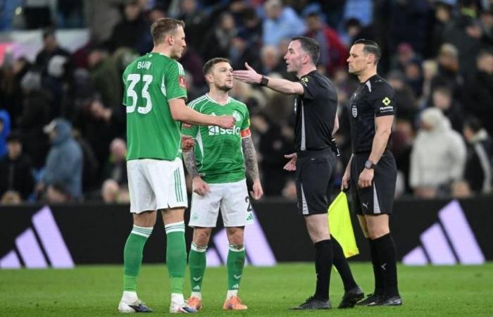 الرياضة الان | كارثة الأخطاء تعاقب الحكم رقم 3 في «البريميرليغ» | عيون الجزيرة الرياضي