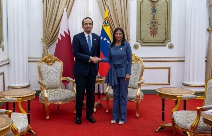 أخبار قطر | رئيسة جمهورية فنزويلا البوليفارية بالإنابة تستقبل رئيس مجلس الوزراء وزير الخارجية | عيون الجزيرة قطر
