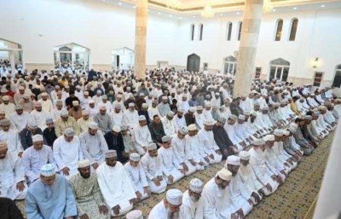 أخبار سلطنة عمان | إقبال كبير على صلاة التراويح في أولى ليالي رمضان يجسد روحانية الشهر ومكانته في القلوب | عيون الجزيرة الاخبارية عمان