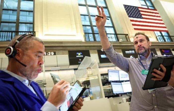 أسهم الذكاء الاصطناعي ترفع وول ستريت.. وإغلاق قياسي للمؤشر الأوروبي