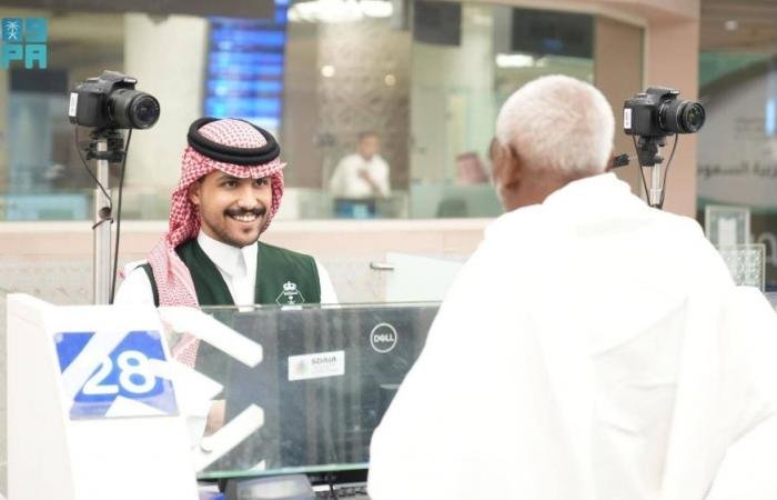 أخبار السعودية | جدة تستقبل أولى رحلات معتمري رمضان | عيون الجزيرة السعودية الان