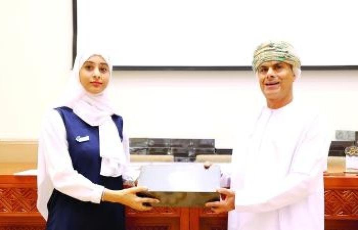 أخبار سلطنة عمان | تكريم المجيدين في مسابقات الأنشطة التربوية بشمال الباطنة | عيون الجزيرة الاخبارية عمان