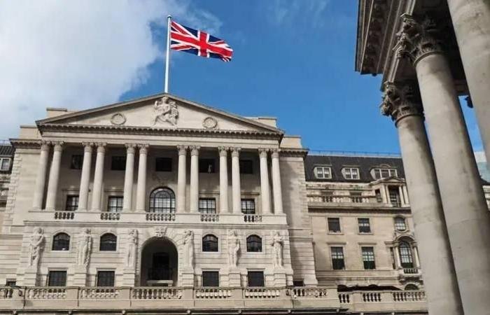 بريطانيا تحارب هيمنة «فيزا» و«ماستر كارد» بـ«ديليفري كو»