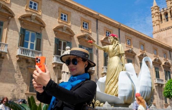 تباطؤ سفر الأمريكيين إلى أوروبا للمرة الأولى منذ الجائحة