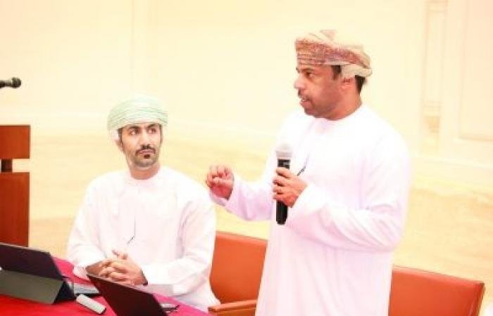 أخبار سلطنة عمان | توعية طلبة الداخلية بالاقتصاد الأخضر وتوجهاته المستقبلية | عيون الجزيرة الاخبارية عمان