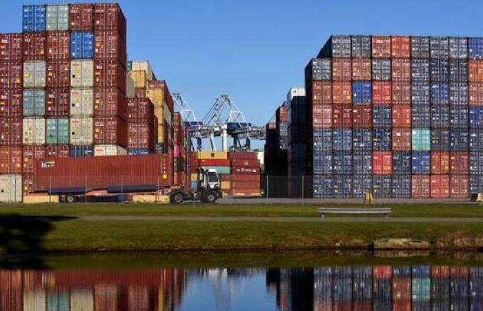 العجز التجاري الأمريكي يقفز في ديسمبر