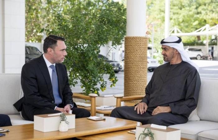 الامارات الان | محمد بن زايد وكبير مستشاري رئيس وزراء المجر يبحثان التعاون (فيديو) | عيون الجزيرة الامارات